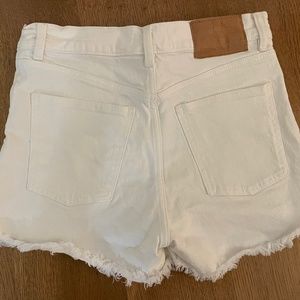 Zara jean shorts high rise white M